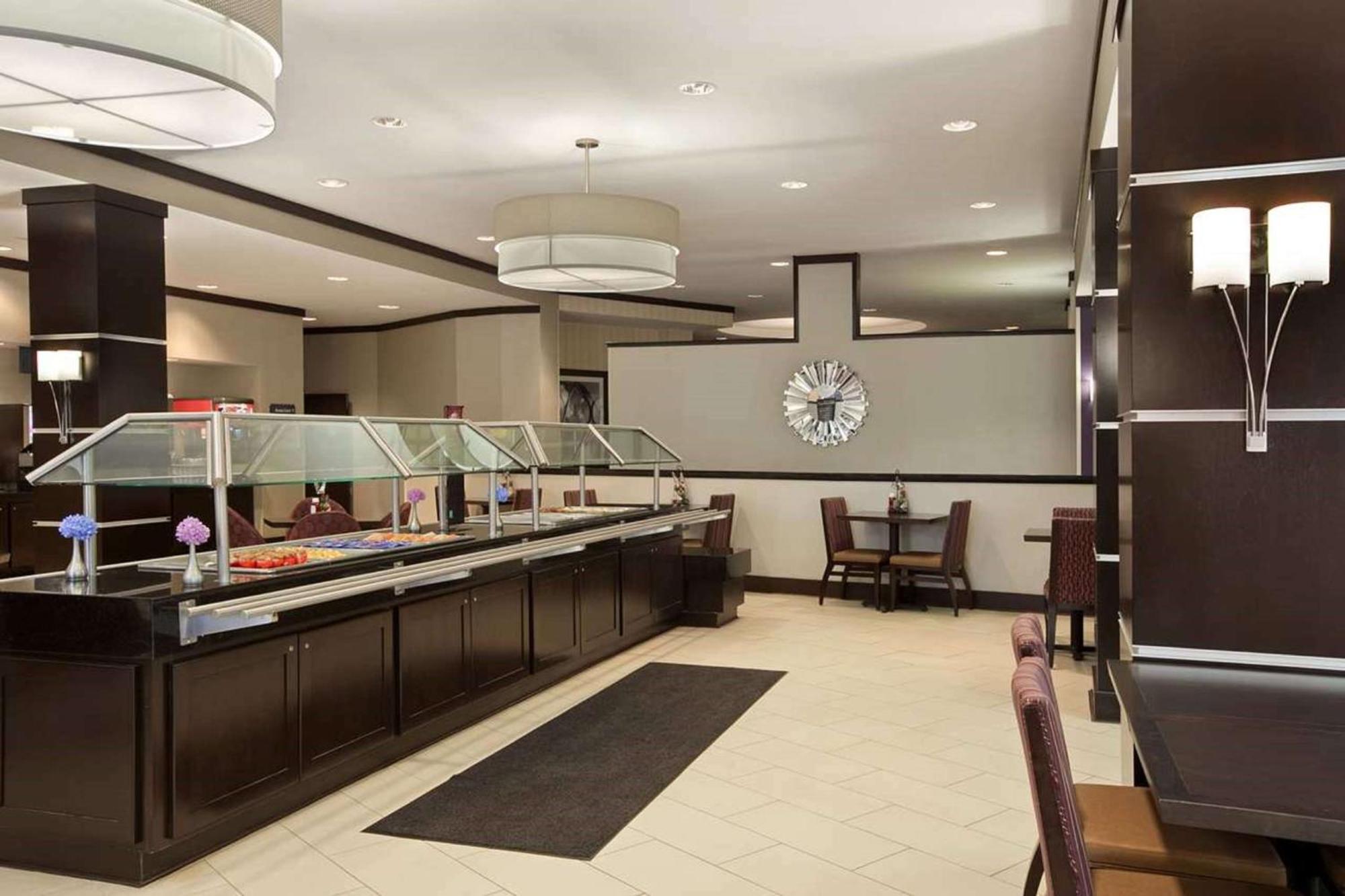 Embassy By Hilton St Louis Airport Bridgeton