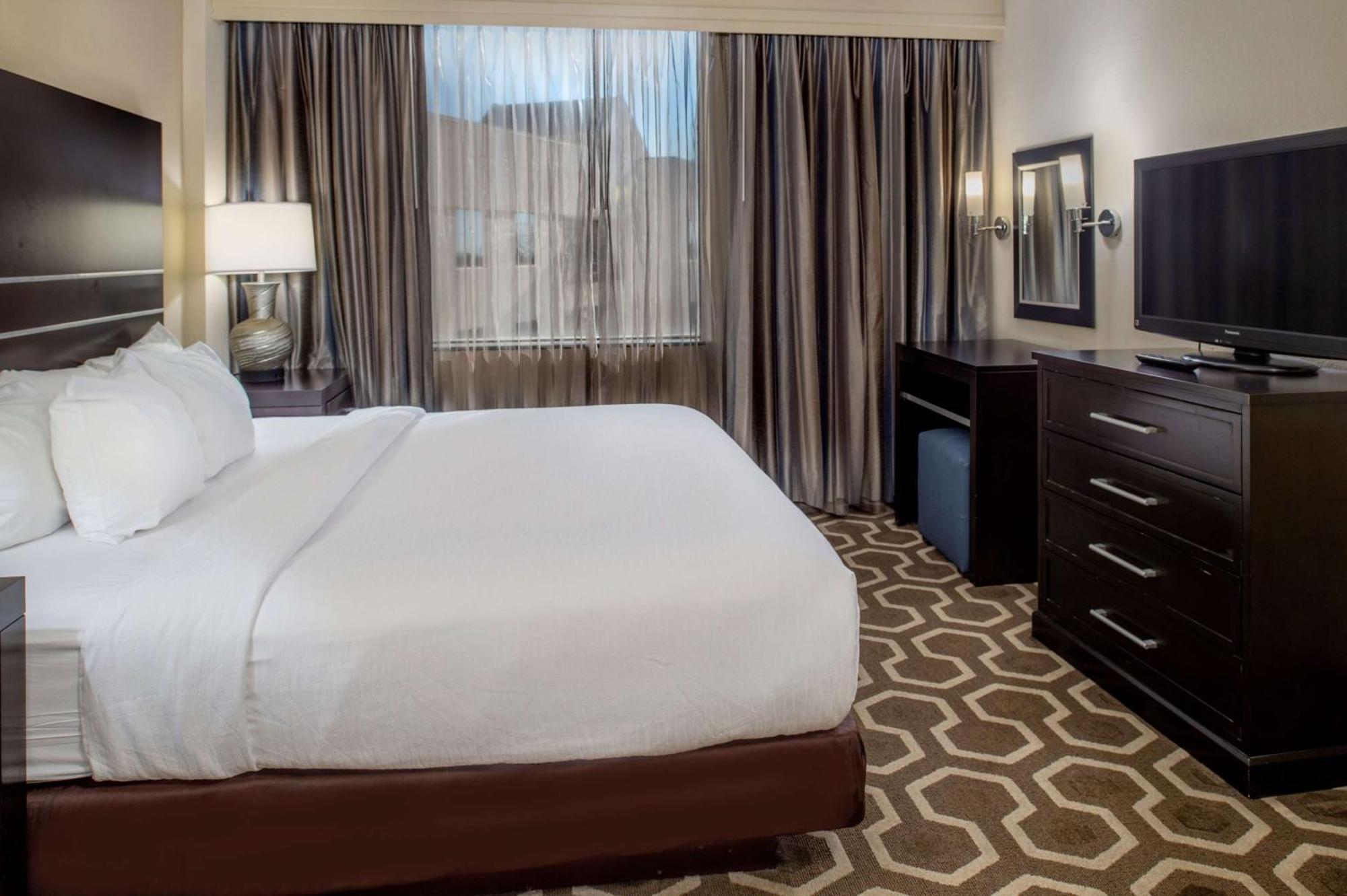 Embassy By Hilton St Louis Airport Hotel