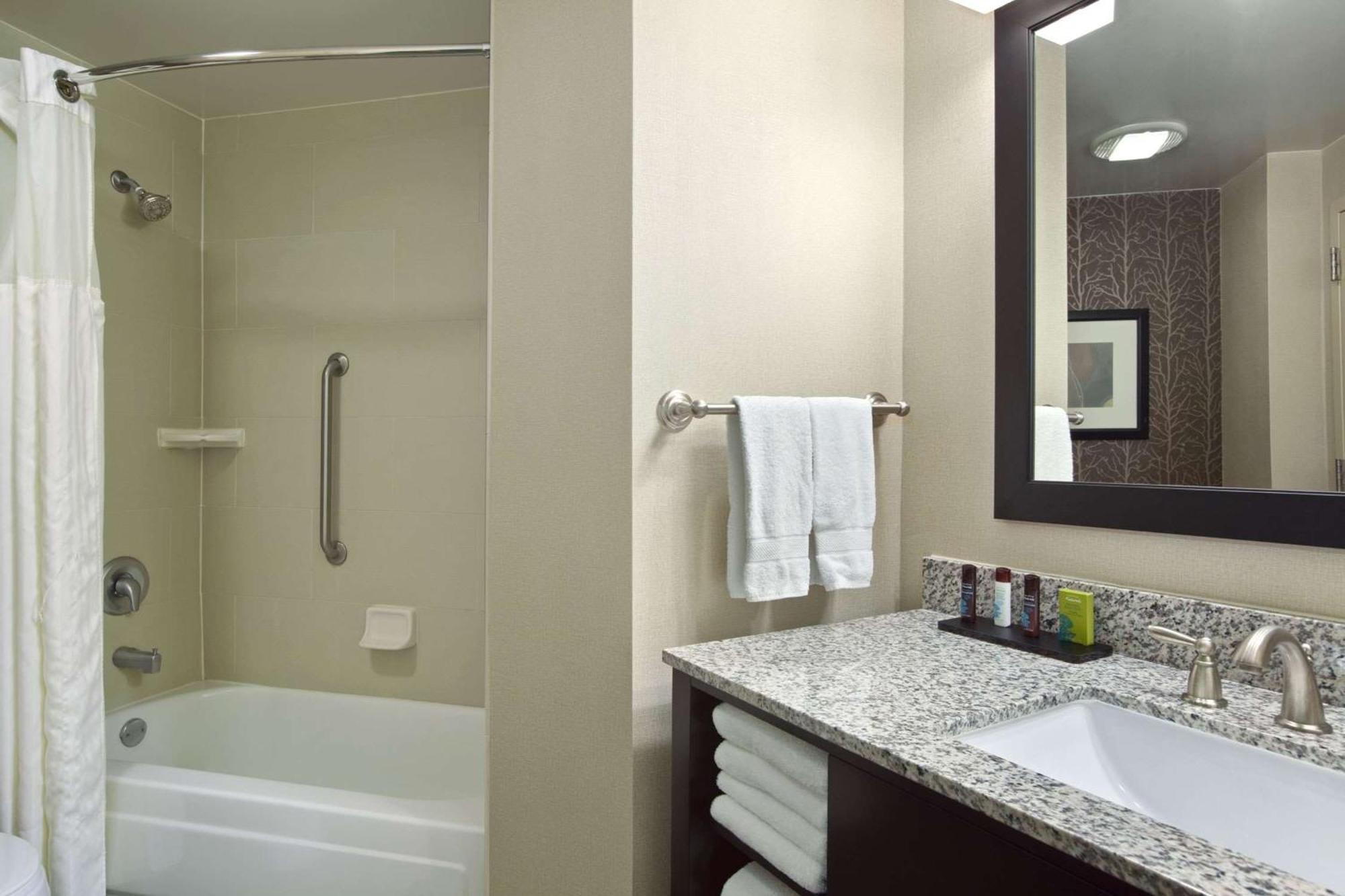Embassy By Hilton St Louis Airport Hotel Bridgeton