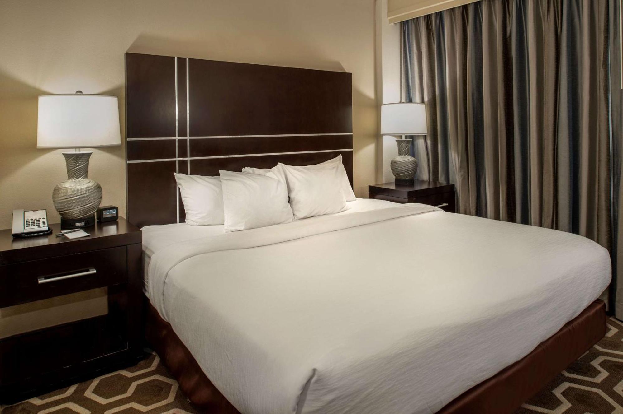 Hotel Embassy By Hilton St Louis Airport Bridgeton