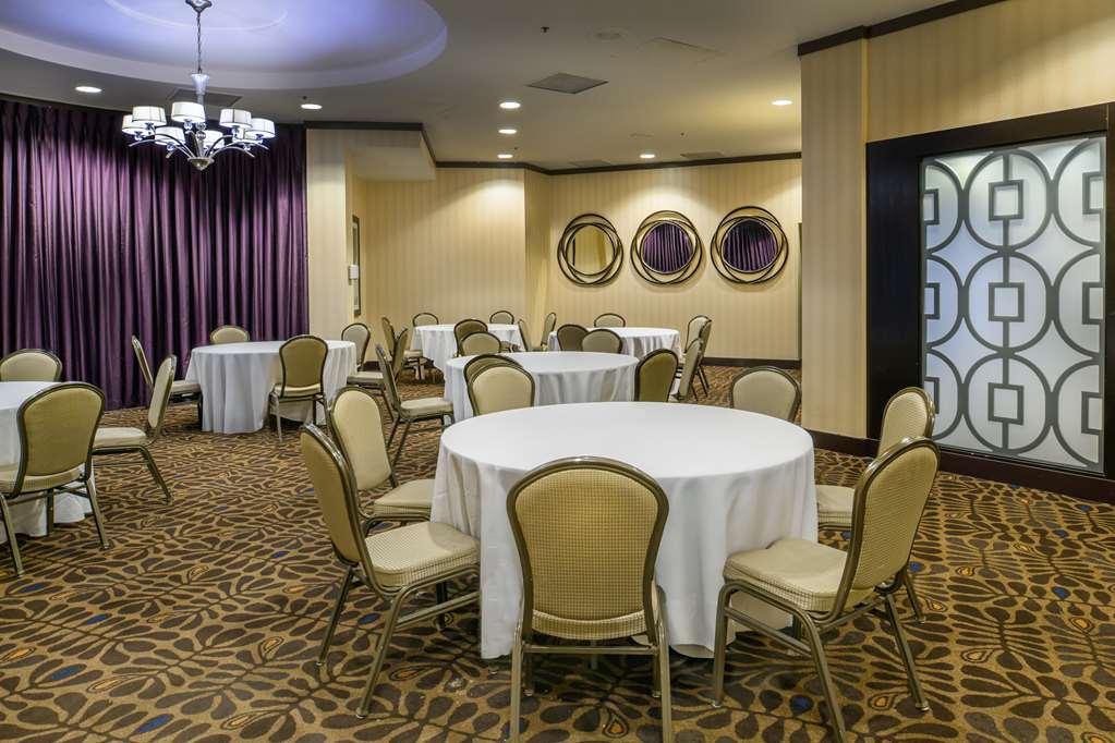Embassy By Hilton St Louis Airport Hotel 4*
